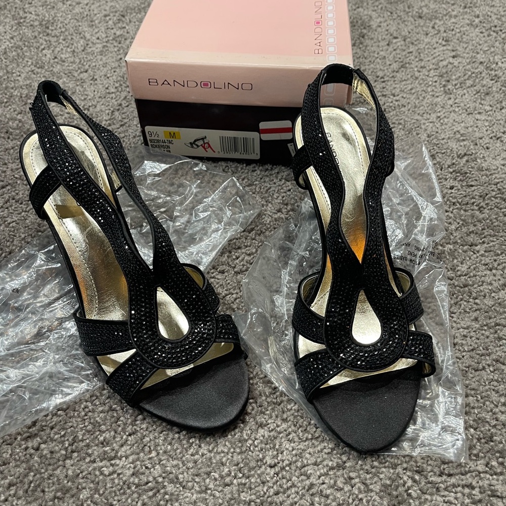 Bandolino Black Strappy Heels